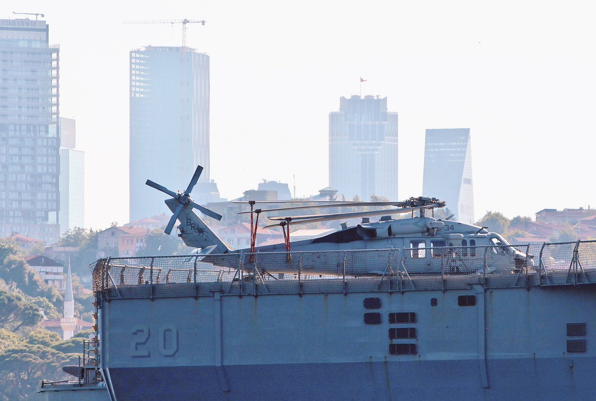 Sixth Fleet's flagship, @USNavyEurope Blue Ridge-class command and control ship USS Mount Whitney transited Bosphorus entered Black Sea. 15:00Z to strengthen readiness and capability among NATO allies and partners: LCC20 will participate SeaBreeze in Odessa. @YorukIsik pics via @reuterspictures   