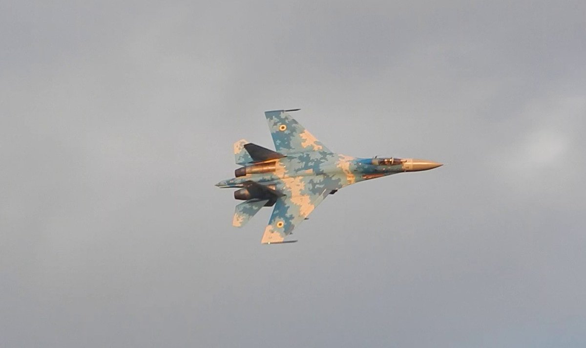 Photos of fly exercise on combat fighter Su27 and L39 from the PAO of 831TABr of AirCom Center of @UAAirForceCom of AFU    