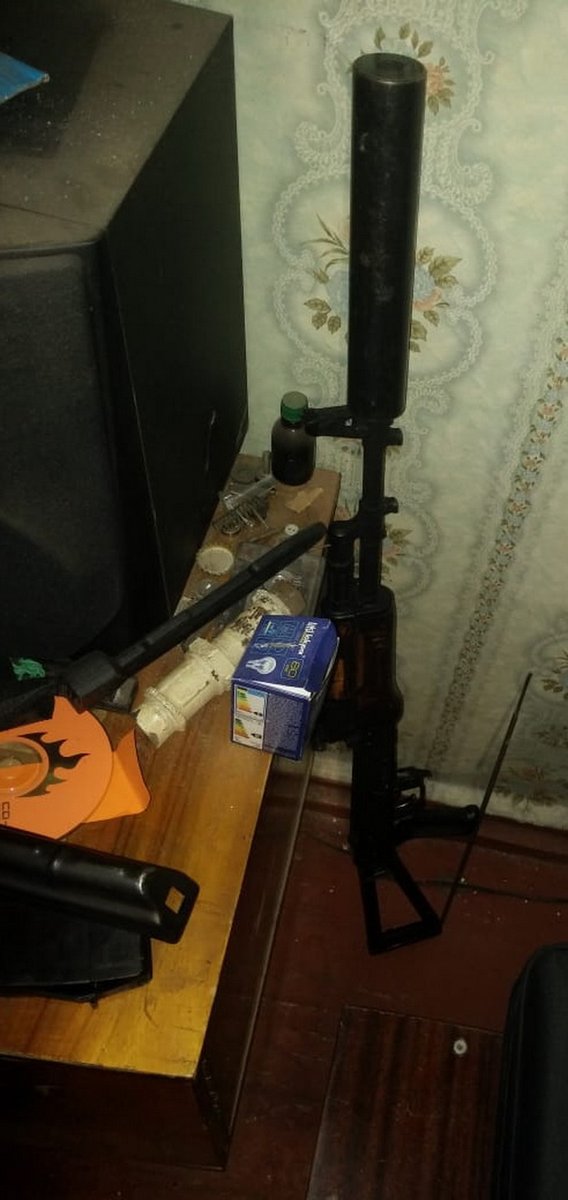 Security Service of Ukraine seized arsenal from a man in Nikopol'