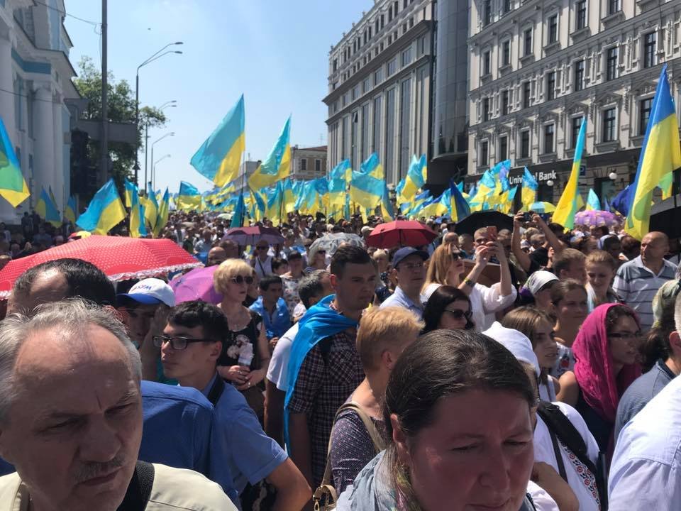 Photos: procession of Ukrainian Orthodox Church in Kyiv for United Independent Church in Ukraine, President Poroshenko and Patriarch Filaret present 
