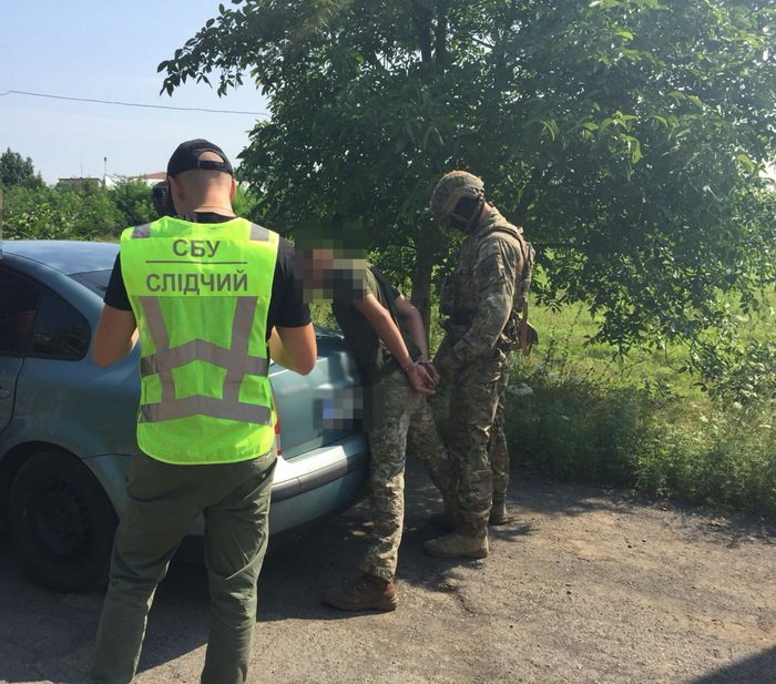 Security Service of Ukraine exposed two servicemen in the Transcarpathia region in explosives sales