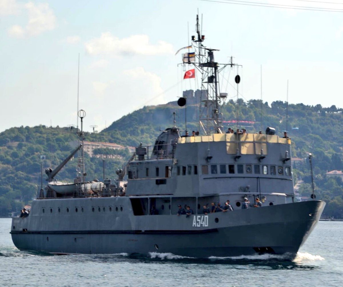 Cadets of the Odessa Maritime Academy on board: @DefenceU  Project UK3, built in Wisla Shipyard Gdansk, Petrushka class training ships Chigirin U540, Smila U541 and Nova Kahovka U542 (x-Darnicha) transited Bosphorus towards the Mediterranean.
