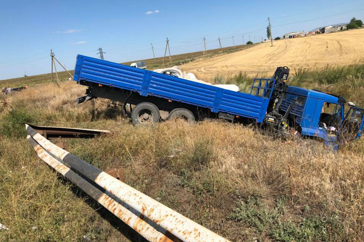 6 killed, including 5 children in road accident with Kamaz truck and bus in Zaporizhie region. 12 more people in hospital 