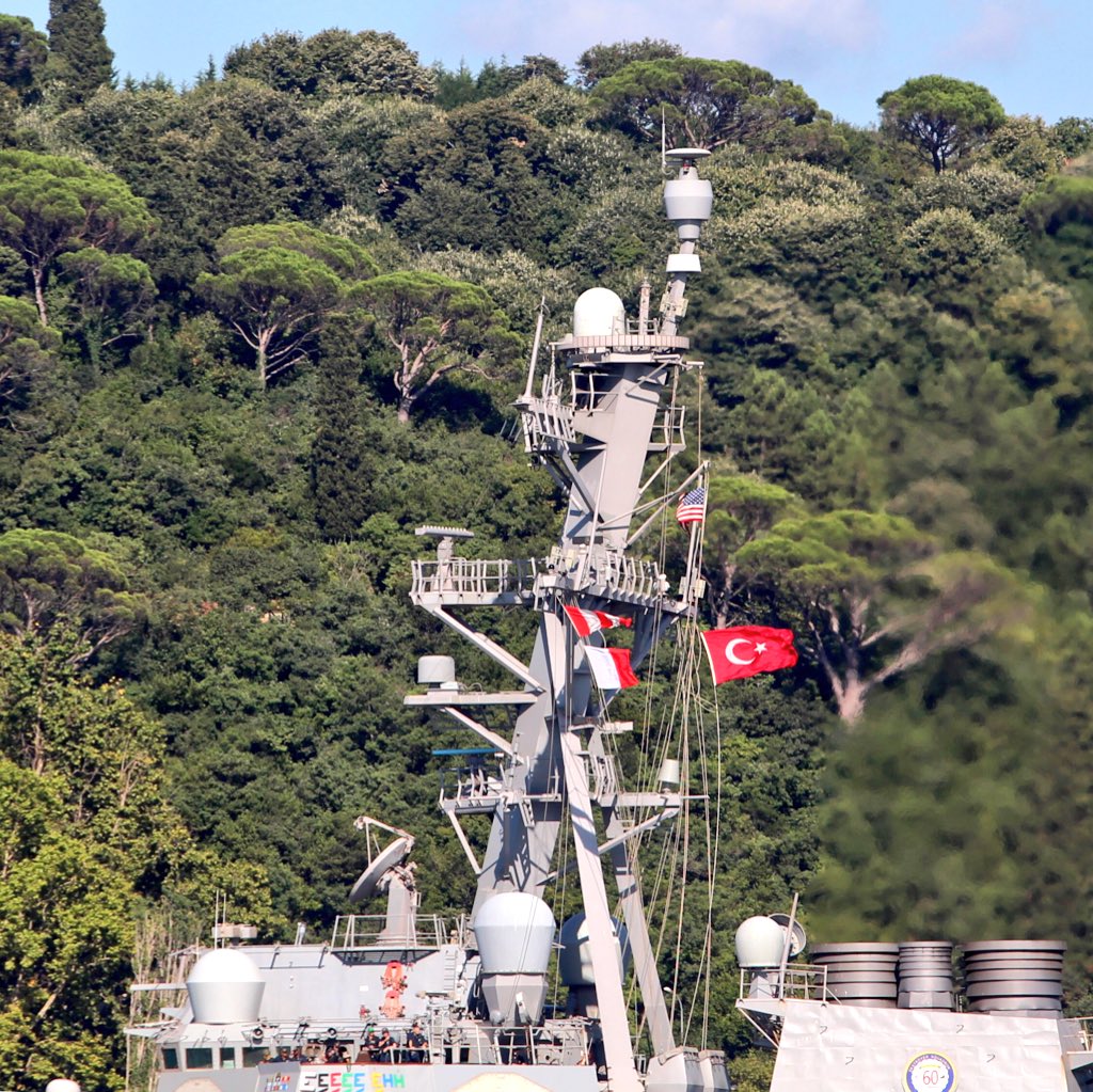 .@USNavyEurope is back to Black Sea: Arleigh-Burke class AEGIS guided missile destroyer USS Carney transits Bosphorus and enters the Black Sea for its 5th patrol in the US6thFleet area of operations in support of regional allies and partners. DDG64 is forward-deployed to @NAVSTA_Rota   