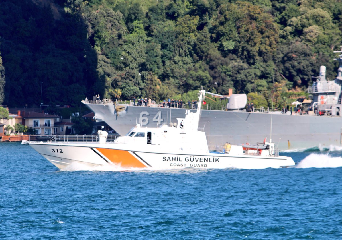 Turkish Coast Guard's TCSG312 escorted @USNavyEurope's Arleigh-Burke class AEGIS guided missile destroyer USS Carney during its Bosphorus transit towards the Black Sea. DDG64 entered Black Sea 14:30Z/10:30EDT   