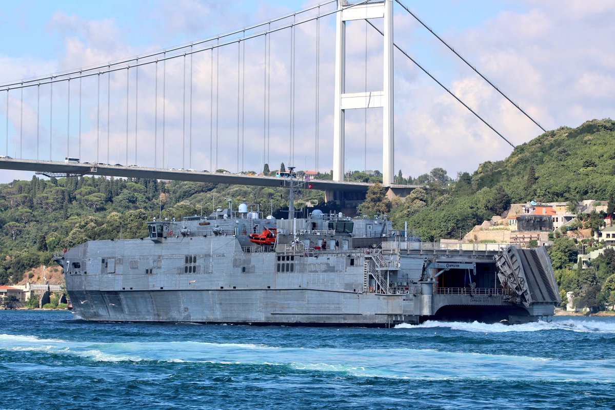 First time on the Bosphorus: @MSCSealift Spearhead class fast expedition transport ship USNS Carson City T-EPF-7 transits Bosphorus towards the Black Sea. MCM UUVs were deployed from the EPF USNS Carson City during BALTOPS exercise in June. 
