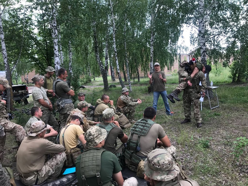 British soldiers from @FirstFusiliers in Ukraine deliver capacity building and training to the Ukrainian Armed Forces, developing their knowledge and experience. @UKinUkraine @BritishArmy   