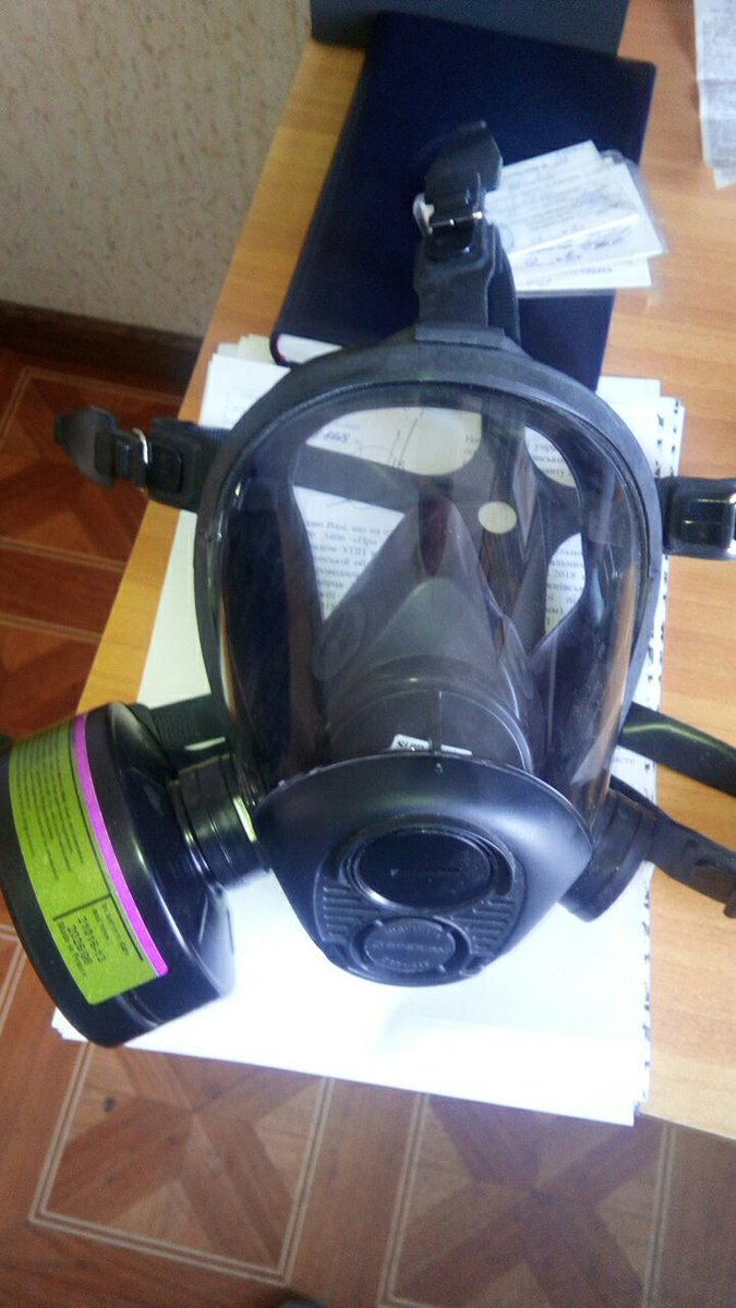 Police is now using gas masks at Kalanchak checkpoint with Crimea