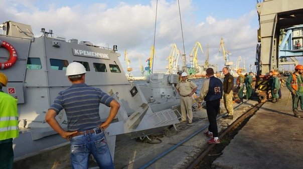 Berdyansk, Zaporizhia region: Ukraine deploys artillery boats to protect the Sea of Azov   