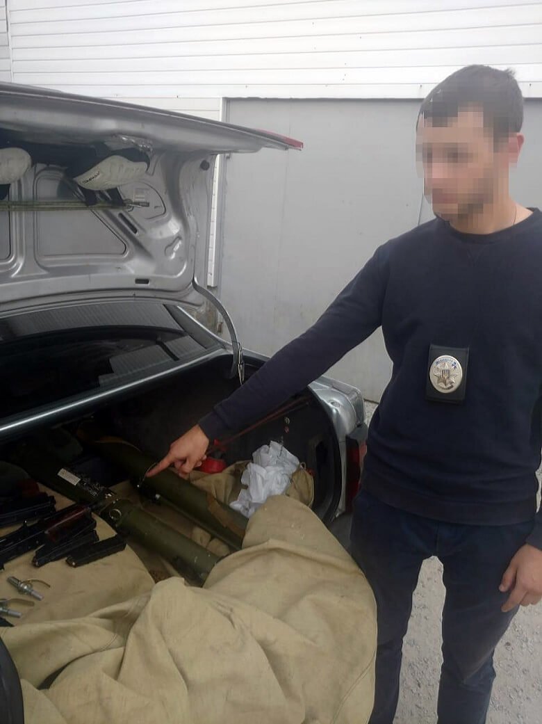 Kyiv police detained a man with arsenal of weapons