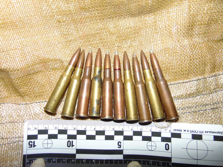 At Darnytsa police detained man, seized weapons 