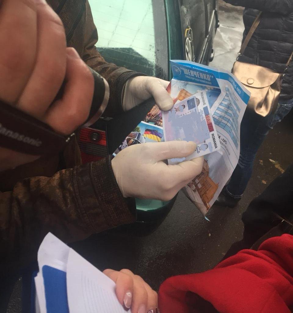 In Zhytomyr police and border guards detained criminal group involved in fake-ID production