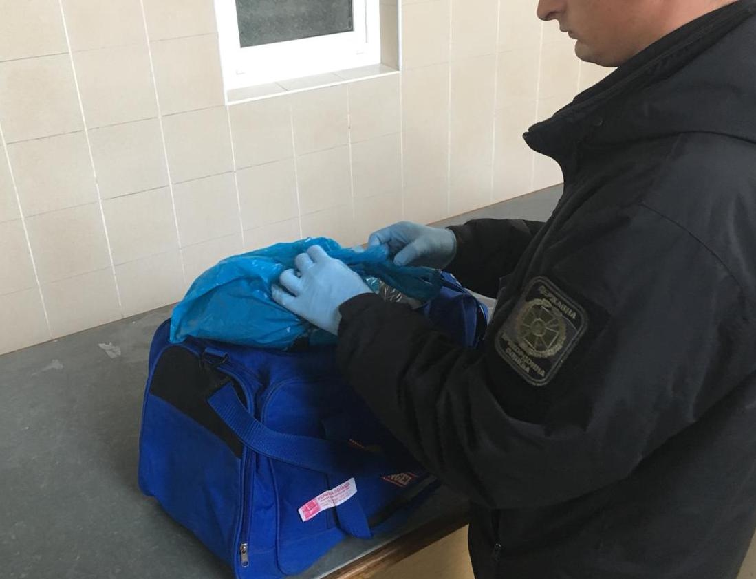 Ukrainian border guards K9 unit sniffed half of kg of illegal drugs on the way to Poland