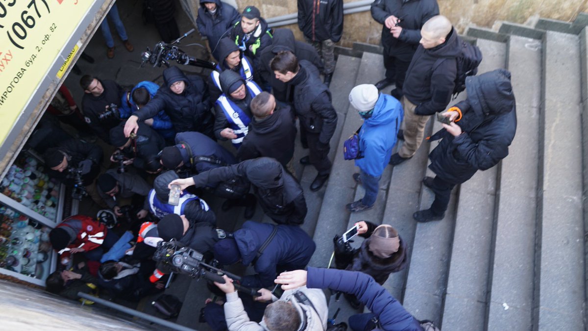 And two girls have been attacked by far-rightists (ran down here by Universitet screaming for help) and being taunted by far right as they get medical attention   