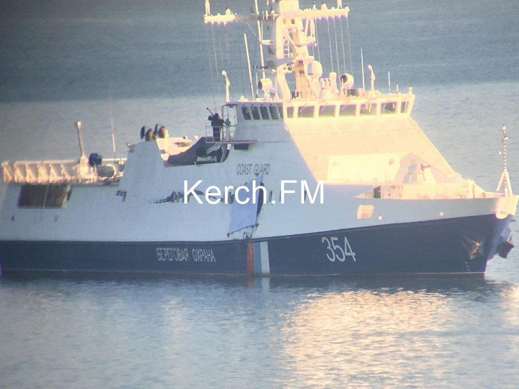 Photo: Russian RFCGS 354 'Izumrud', a Rubin Class patrol ship, deployed at Kerch bridge has visible damage, reasons not clear