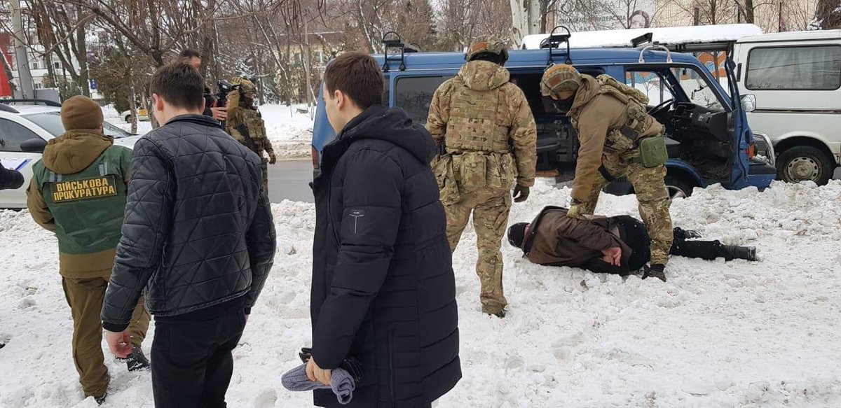 Security service of Ukraine foiled an terror attack in Mariupol, man detained, grenades and 11 PM pistols seized. Man was in contact with FSB agents in Crimea