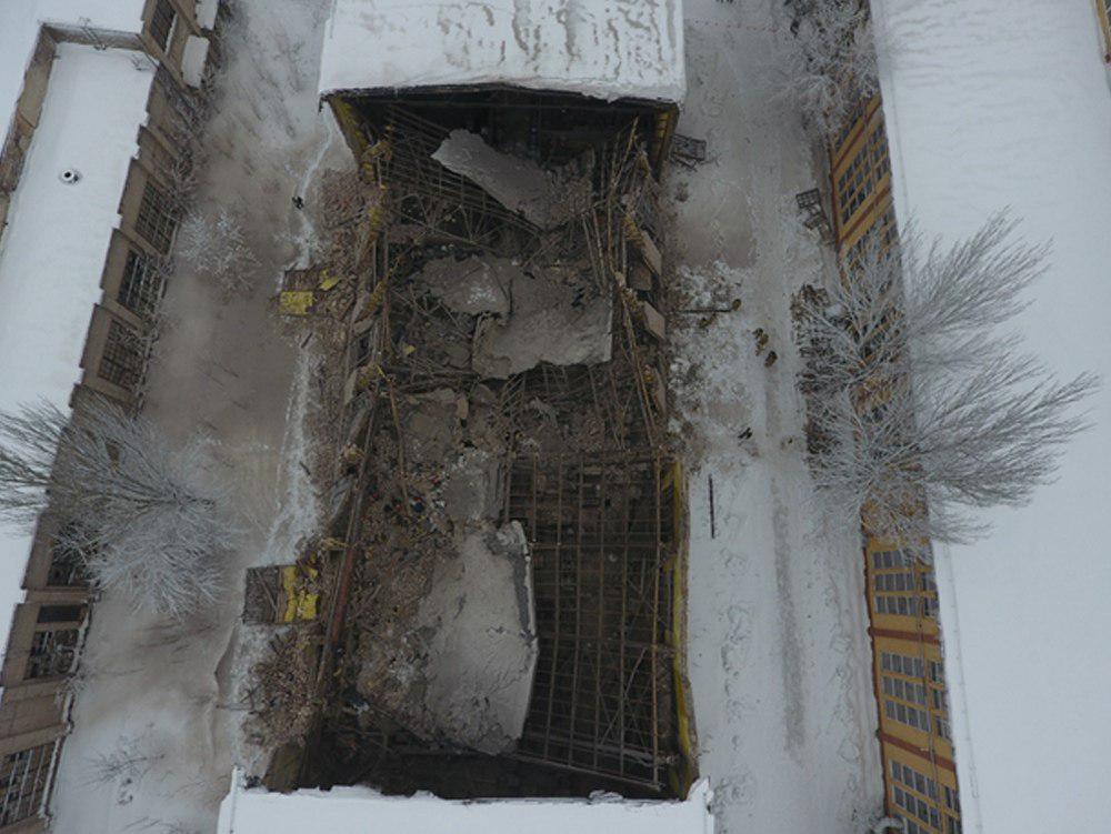 1 killed as machine-building plant building collapsed in Horlivka