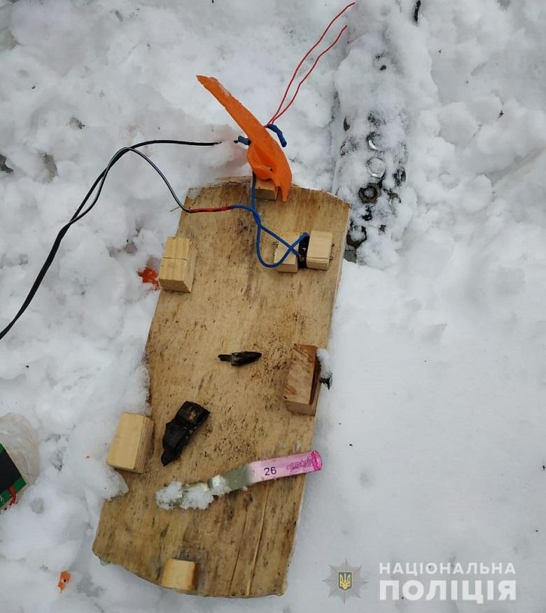 Police seized suspected IED in Kyiv planted near a car