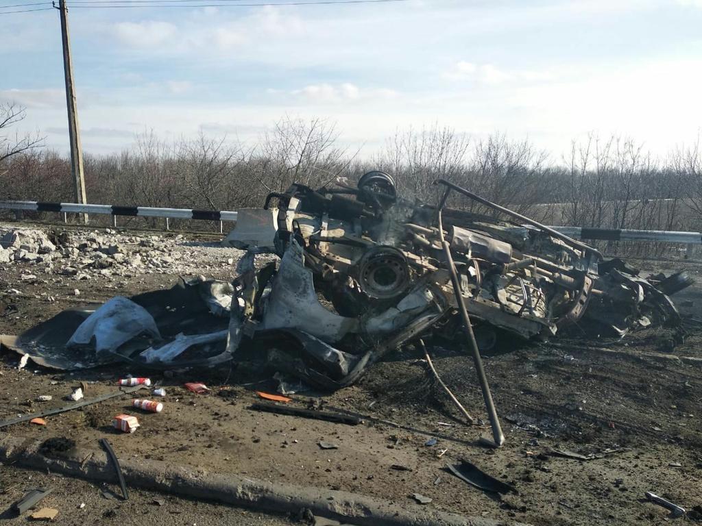 Photo of destroyed van that exploded at Olenivka checkpoint