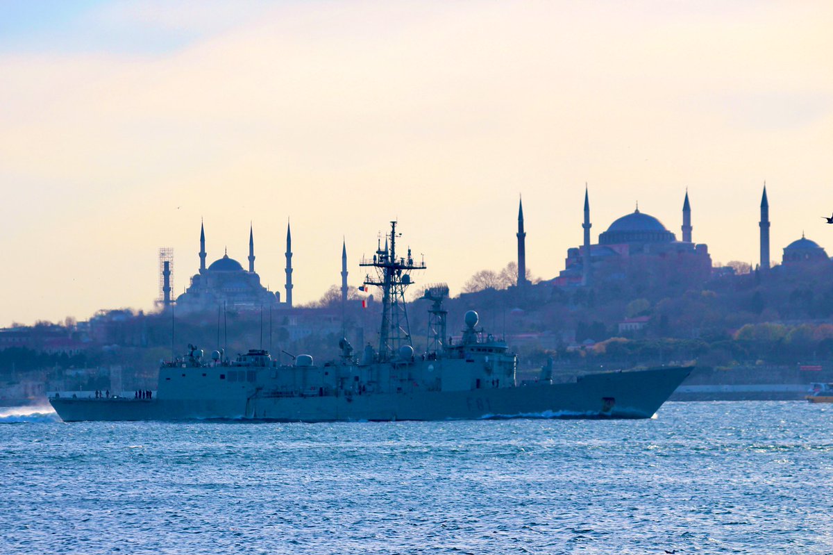.@nato @SNMG_2 frigates, flagship @kon_marine De Zeven Provinciën-class @Zr_Ms_Evertsen F805, @RCN_MRC Halifax Class @HMCS_NCSM_TOR FFH 333, Turkish Navy Yavuz class TCG Yıldırım F243 , @Armada_esp Santa Maria Class ESPS Santa Maria F81 transit Bosphorus and enter Black Sea together   