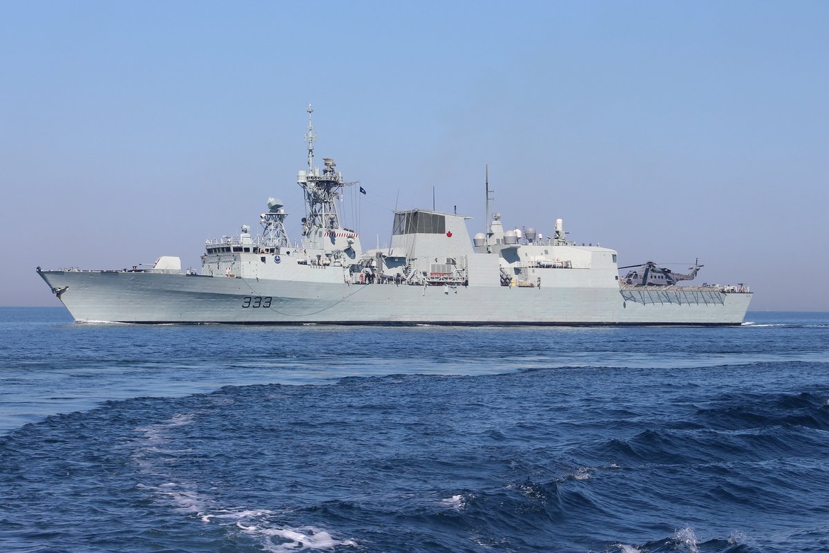 Joint NATO-Ukraine drill: Matka-class missile boat Pryluky (U153) and Halifax-class frigate HMCS Toronto (FFH 333)