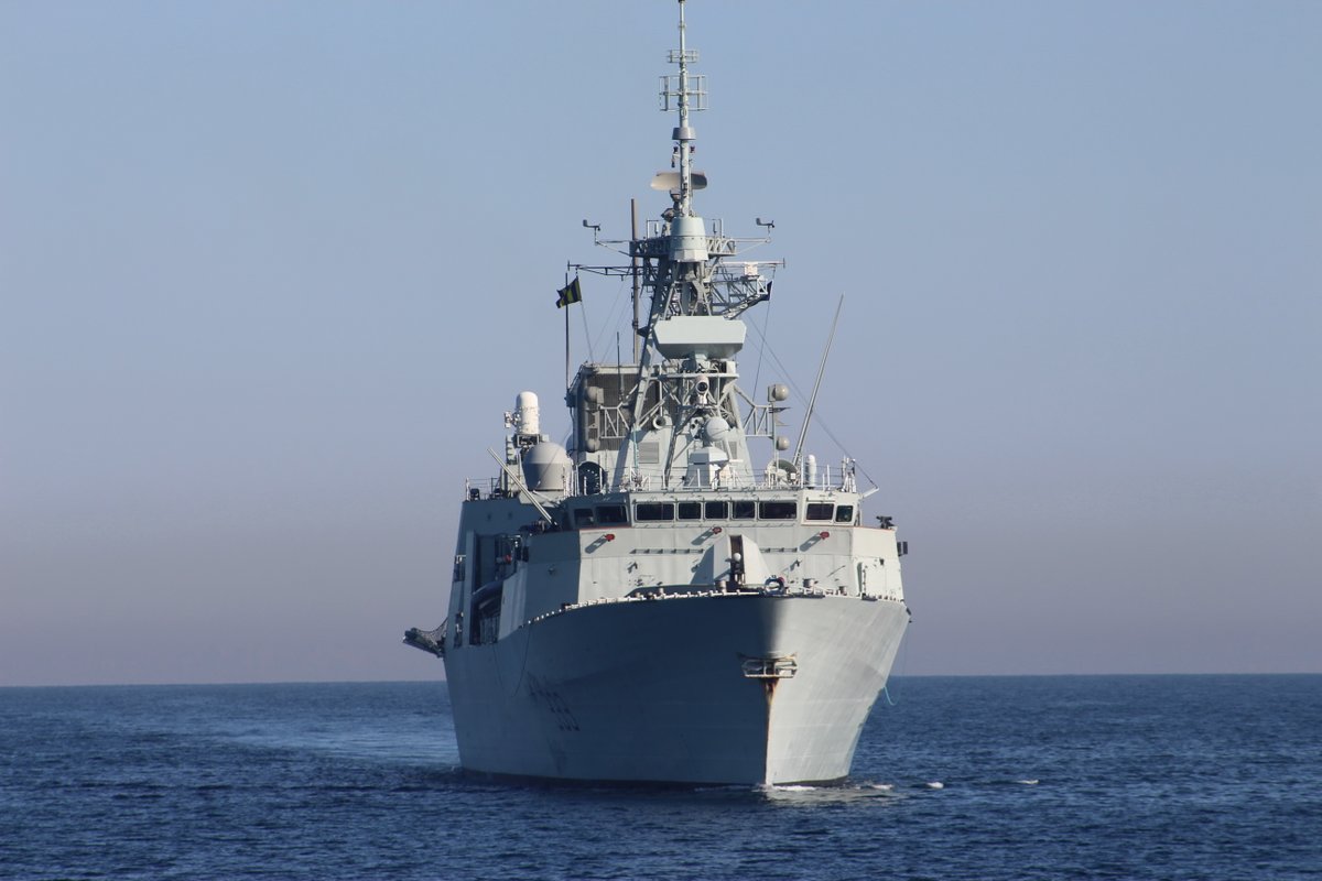 Joint NATO-Ukraine drill: Matka-class missile boat Pryluky (U153) and Halifax-class frigate HMCS Toronto (FFH 333)