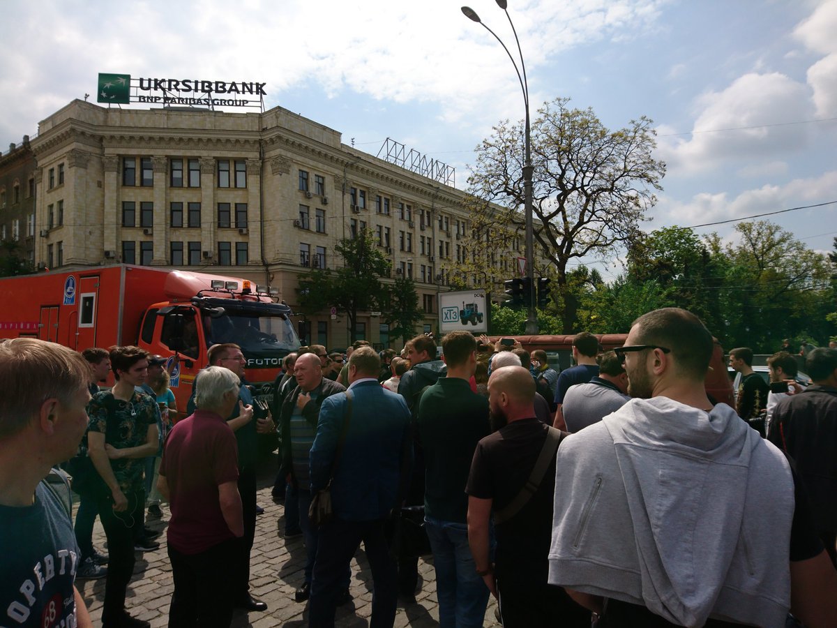 Tensions in Kharkiv as municipal authorities launch works near Volunteers tent, activists suspect that it is an attempt to remove it. 
