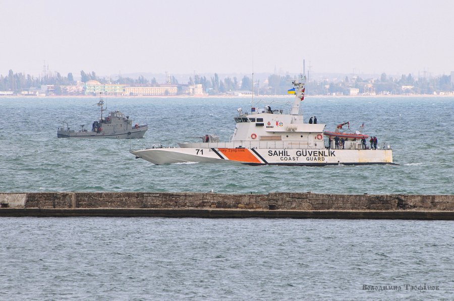 Turkish Coast Guard SAR35 type TCSG71 arrives to Odessa. Ukrainian Navy Tanya class Hola Prystan' P241 escorts TCSG71