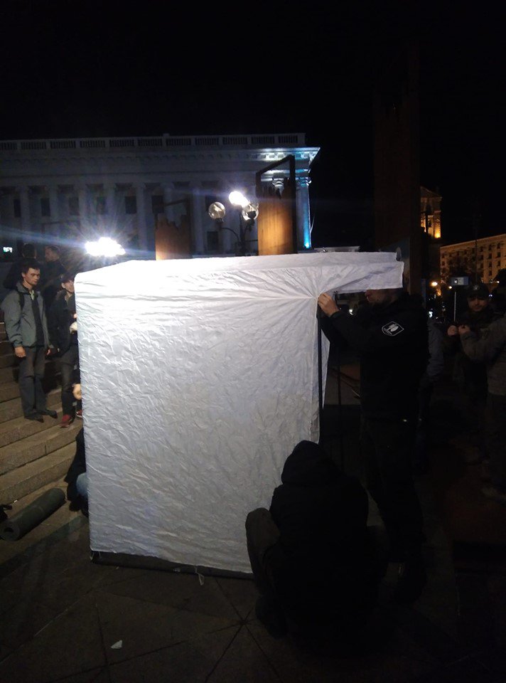 First tent set at Maidan tonight in Ukraine capital Kyiv