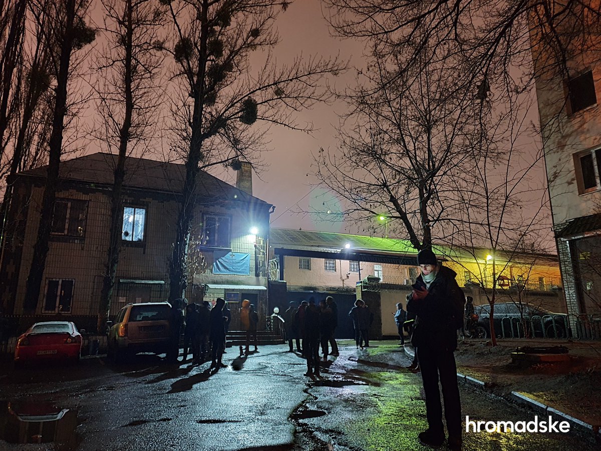 Activists are blocking Lukyanivska jail in central Kyiv to not allow release of ex-fighters of Berkut police, suspected in murders at EuroMaidan and set to be swap with Russia