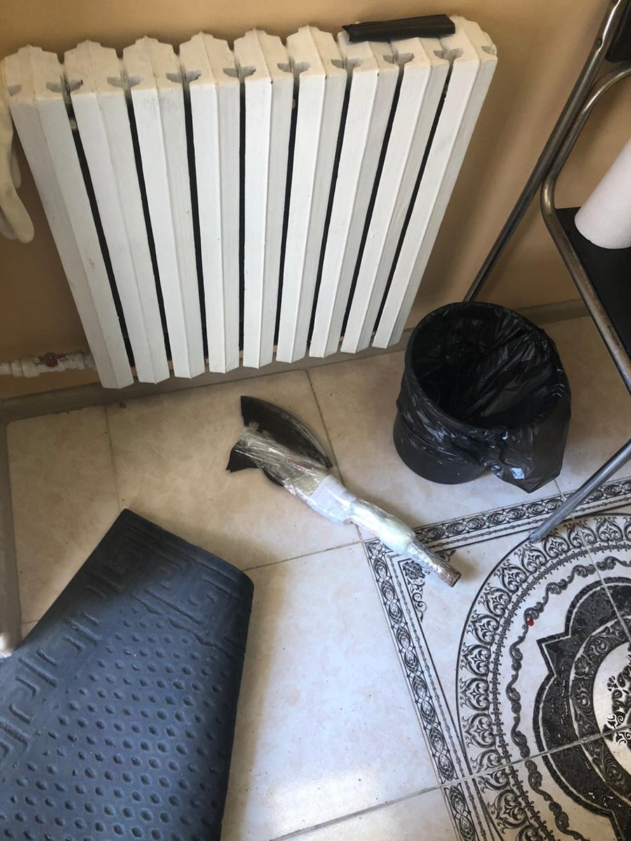 This morning, a man bursted with an ax into the synagogue of Mariupol, only the courageous action of a Guard prevented a tragedy.