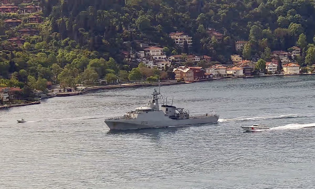 Royal Navy River-class Batch 2 offshore patrol vessel HMS TRENT P224 transited Istanbul strait this morning towards the Black Sea