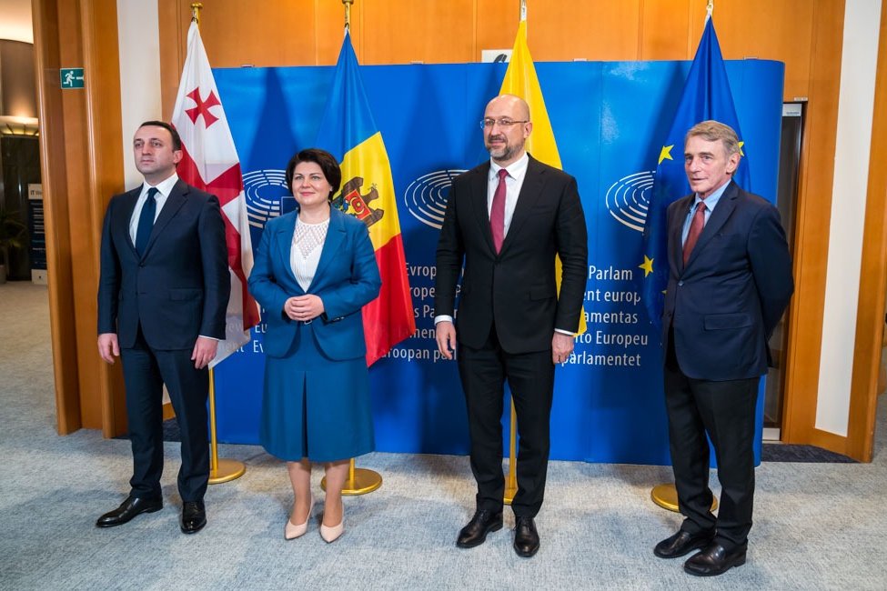 President of European Parliament David Sassoli:Excellent meeting today with the Prime Ministers of Georgia, Moldova and Ukraine. Your countries are an essential part of Europe, of our shared history and shared future.  The @Europarl_EN fully supports the AssociatedTrio initiative and your closer partnership with the EU