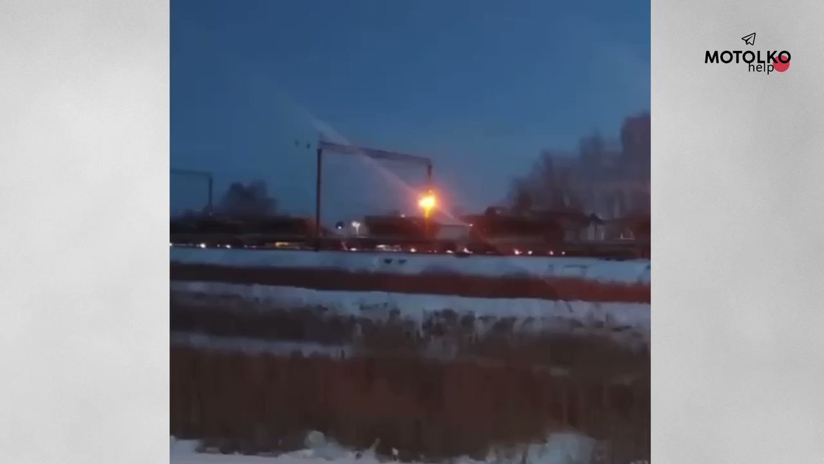 Сьогодні ввечері (20.01) у Калодзіщах було помічено черговий потяг з військовою технікою