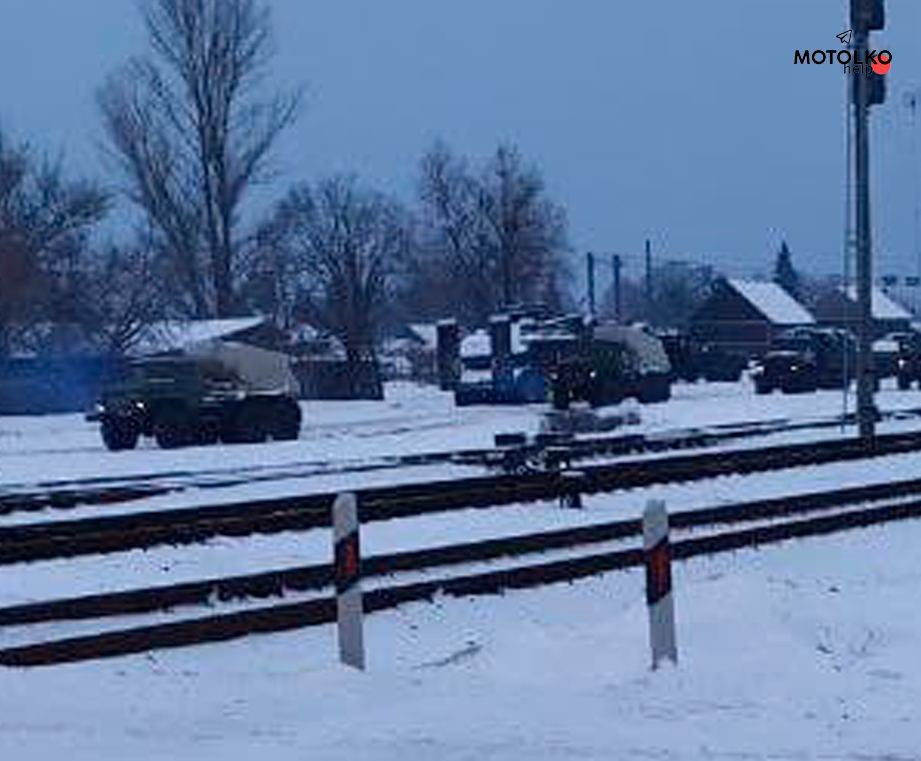 В Ельске Гомельской области вчера сняли военную колонну