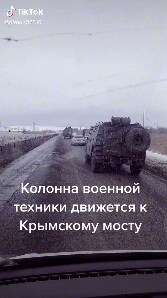 Another video of a convoy heading towards Crimea