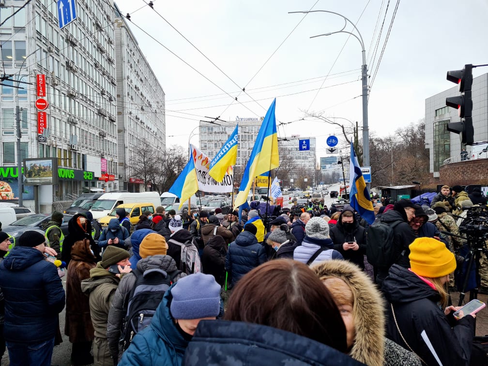 Protesters gathering at Appeal court of Kyiv before hearing in Poroshenko case