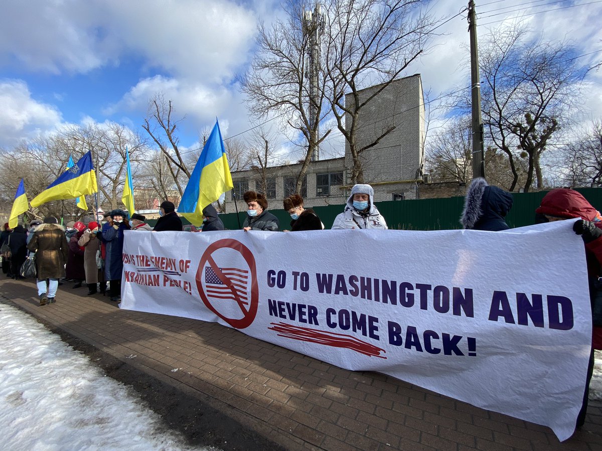 ~200 people at @USEmbassyKyiv protesting the United States' involvement in current Russia-Ukraine crisis. But nobody could explain exactly what they're against. They said they came because Natasha called us. Natasha told this is a NGO but wouldn't name it