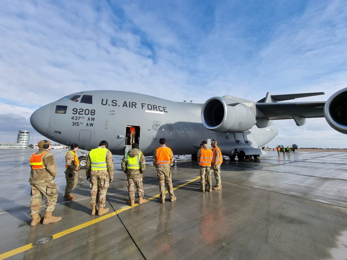 Ministry of National Defense of Poland: Today, another group of American and British soldiers came to Poland 