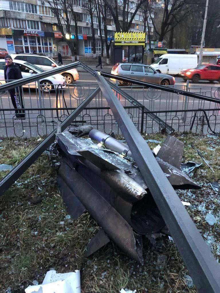 Photos of what looks like a Kh-31P anti-radar air-to-ground missile wreckage in Kyiv