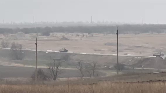 Российские военные возле села Осипенко близ Бердянска