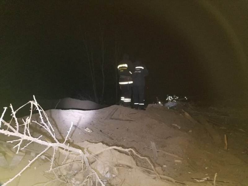 7 houses were destroyed in Malyn, Zhytomyr region as result of Russian army airstrike. 5 civilians dead, including 2 infants. Rescue operation ongoing