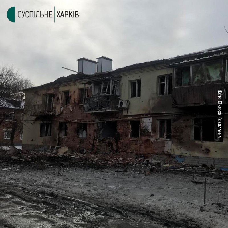 Сегодня в Золочеве в результате обстрела повреждены 15 домов, ранены 3 местных жителя. Обстрелы из района Казачья Лопань