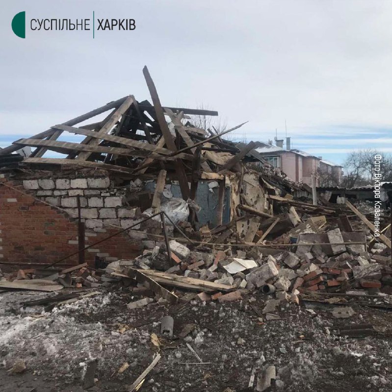 Сегодня в Золочеве в результате обстрела повреждены 15 домов, ранены 3 местных жителя. Обстрелы из района Казачья Лопань