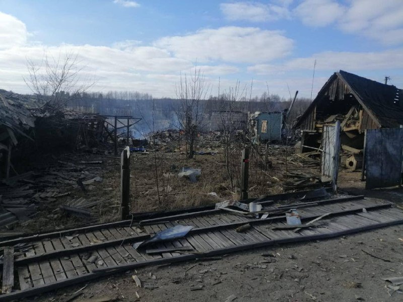 In the village of Komarivka, Kyiv region, two houses and a shop were destroyed by an air strike