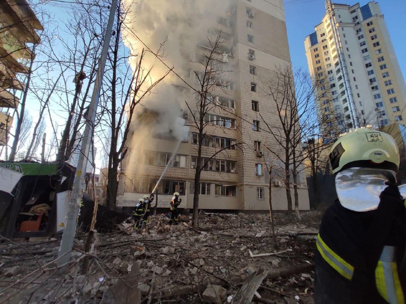 W wyniku ostrzału Kijowa przez Rosję uszkodzeniu uległy 2 budynki mieszkalne