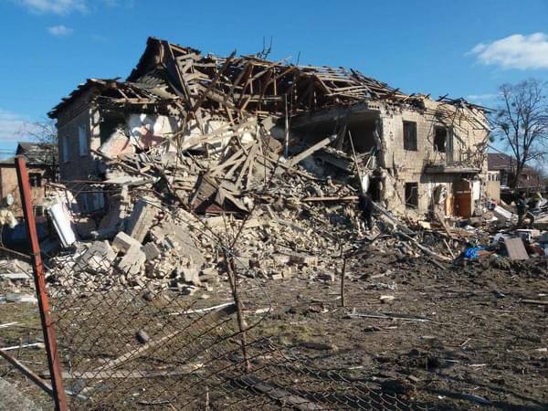 Внаслідок обстрілу російської армії житлових будинків у Нових Петрівцях у Вишгородському районі загинула дитина, ще 4 людини отримали поранення