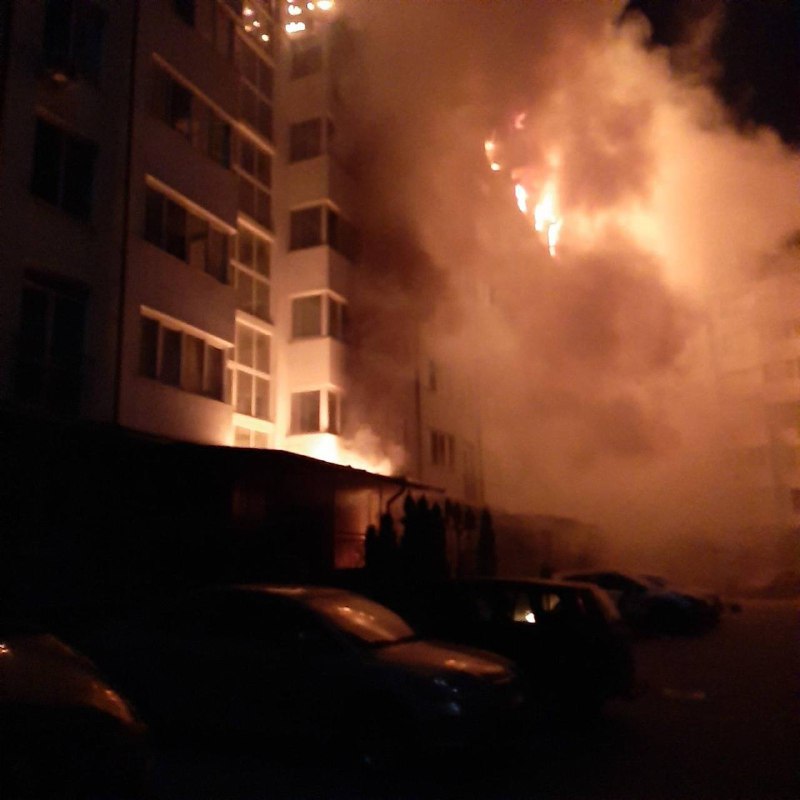 В Ірпіні загорівся житловий комплекс
