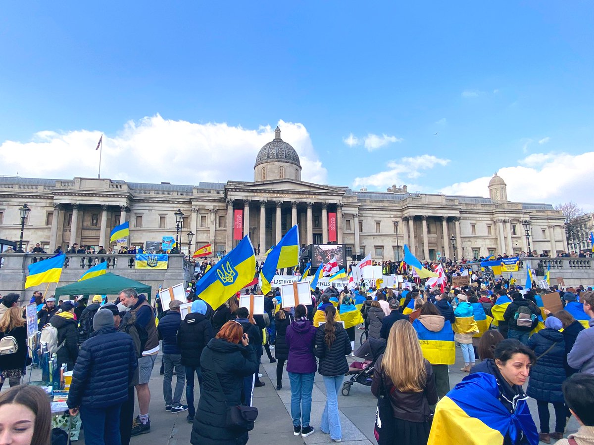 На Трафальгарській площі в Лондоні кілька тисяч людей вийшли на акцію протесту на підтримку України