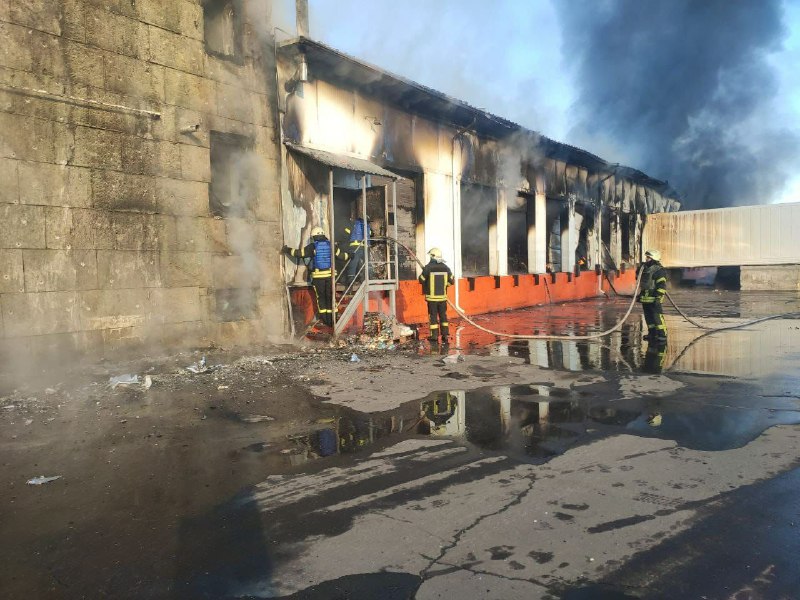 В результате обстрелов российских войск на Луганщине разрушены 12 зданий, 2 человека ранены
